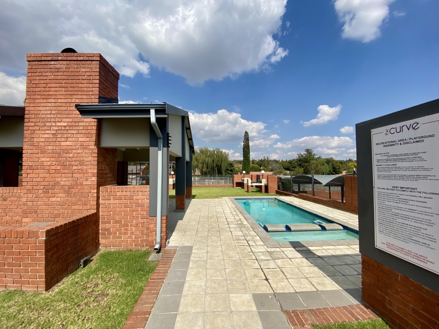 To Let 2 Bedroom Property for Rent in Sebenza Gauteng