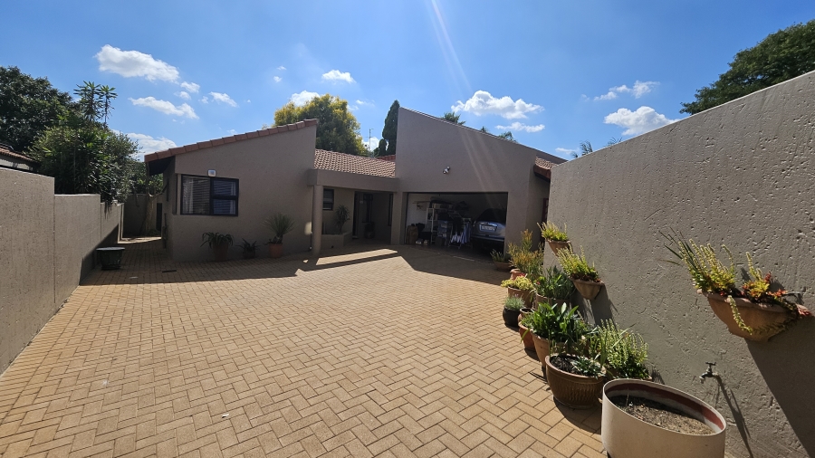 To Let 3 Bedroom Property for Rent in Sunninghill Gauteng