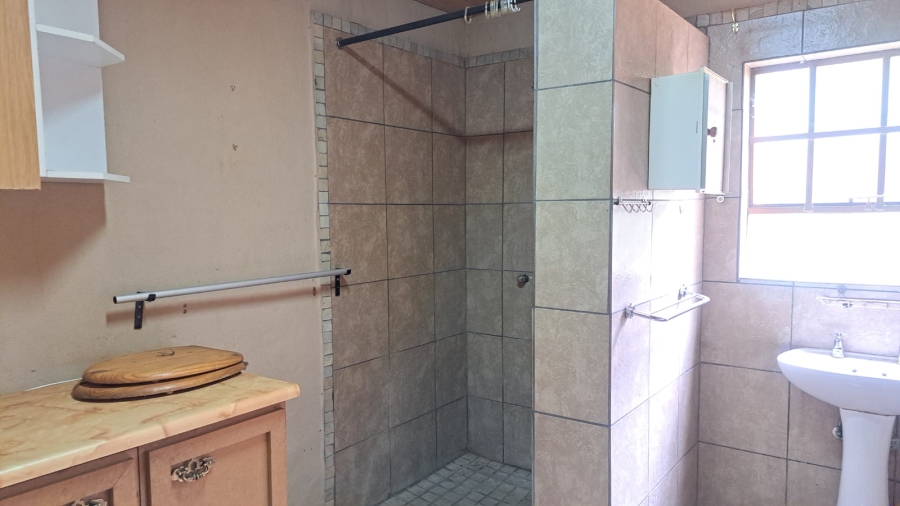 To Let 22 Bedroom Property for Rent in Enormwater Gauteng