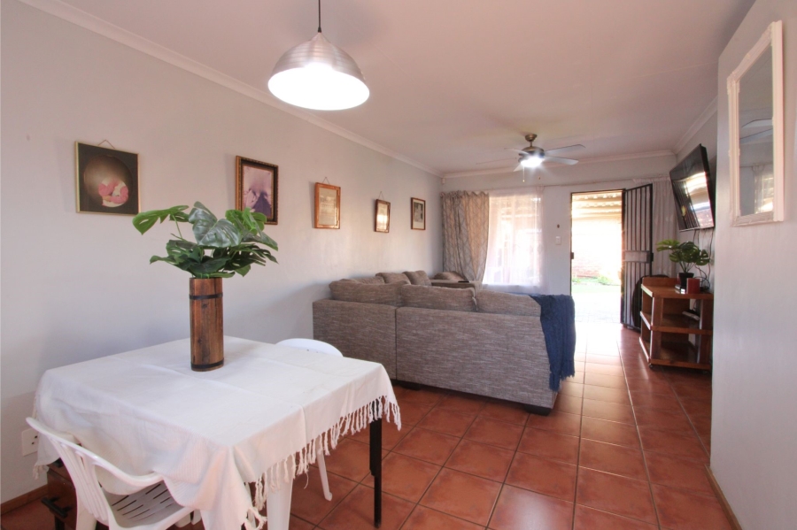 2 Bedroom Property for Sale in Rietvalleirand Gauteng