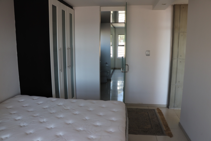 To Let 2 Bedroom Property for Rent in Northcliff Gauteng