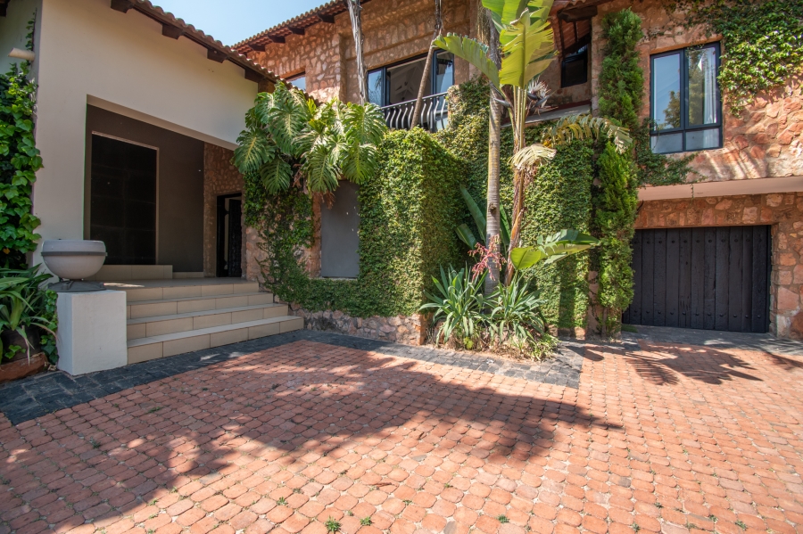 To Let 5 Bedroom Property for Rent in Houghton Estate Gauteng