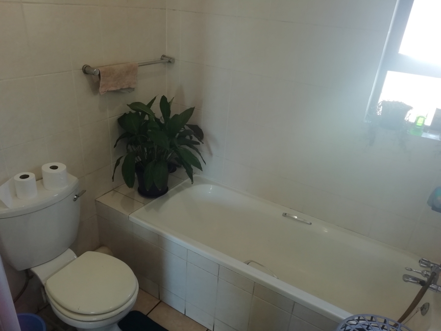 2 Bedroom Property for Sale in Lonehill Gauteng