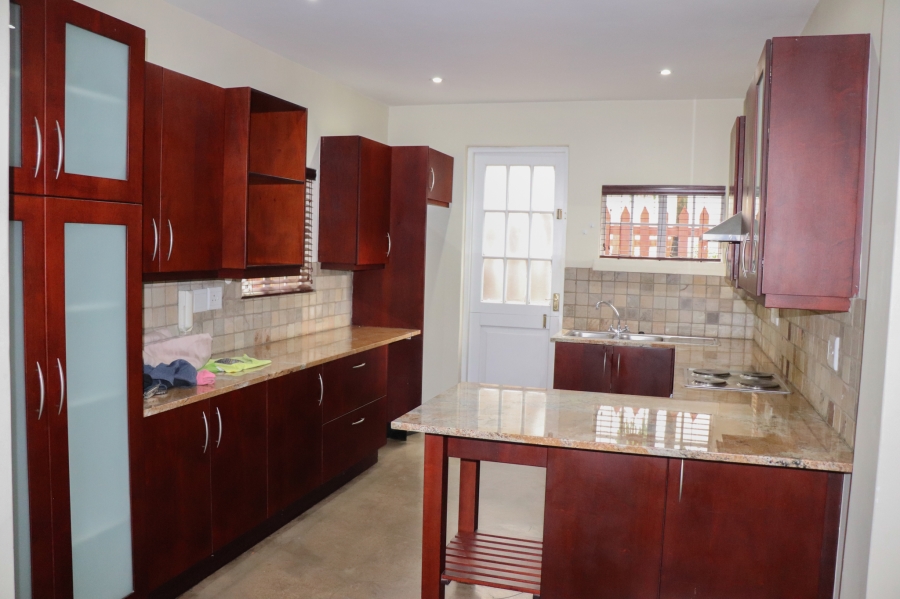 To Let 2 Bedroom Property for Rent in Oaklands Gauteng