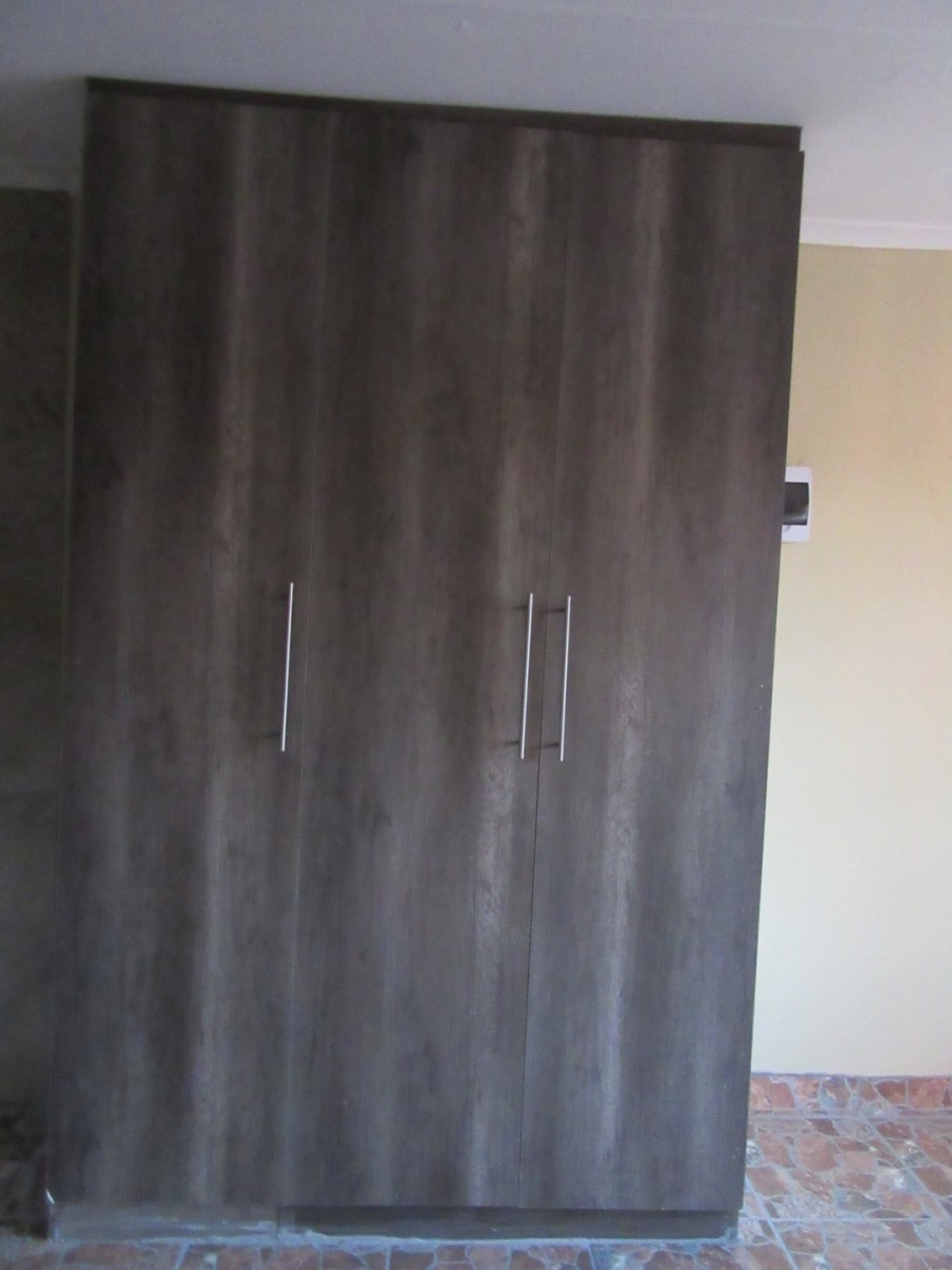 To Let 1 Bedroom Property for Rent in Horison Gauteng