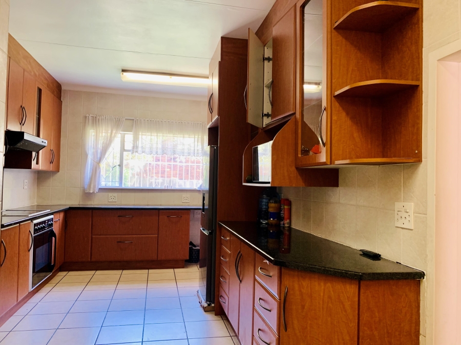 4 Bedroom Property for Sale in Birchleigh North Gauteng