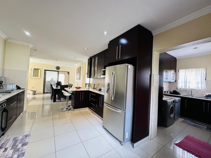 3 Bedroom Property for Sale in Glen Eagle Estate Gauteng