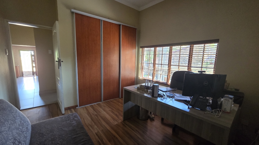 4 Bedroom Property for Sale in Garsfontein Gauteng