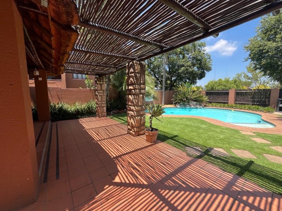 1 Bedroom Property for Sale in Sunninghill Gauteng