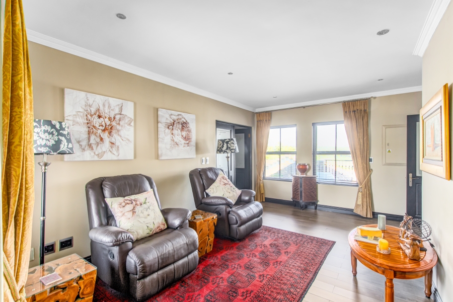 6 Bedroom Property for Sale in Saddlebrook Estate Gauteng