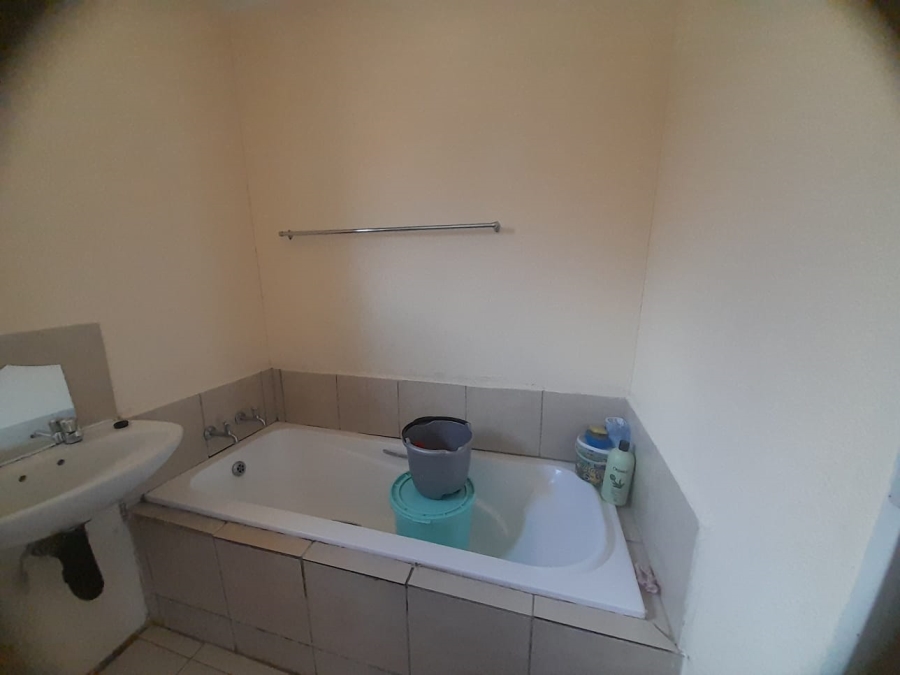 2 Bedroom Property for Sale in Savanna City Gauteng