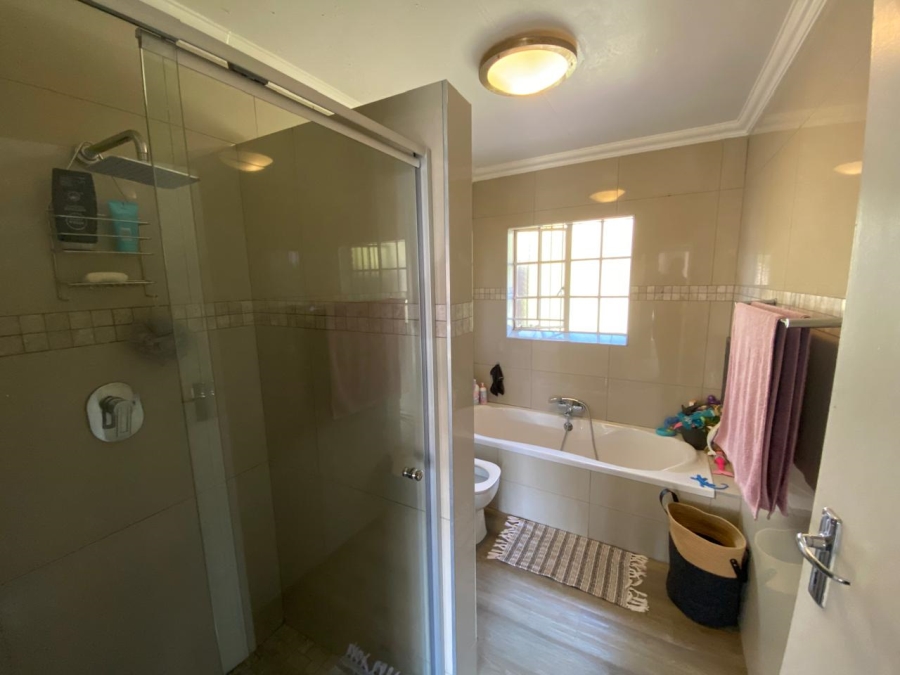 To Let 3 Bedroom Property for Rent in Garsfontein Gauteng
