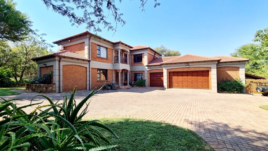 4 Bedroom Property for Sale in Leeuwfontein Gauteng