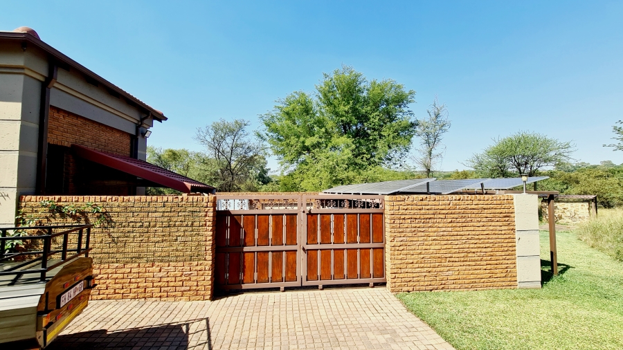 4 Bedroom Property for Sale in Leeuwfontein Gauteng