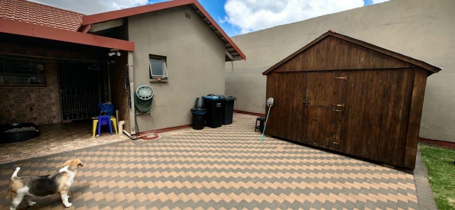 4 Bedroom Property for Sale in Vanderbijlpark SE 6 Gauteng