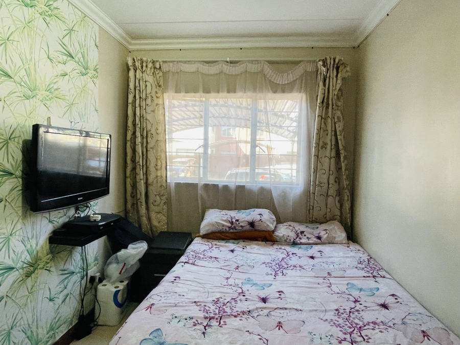 2 Bedroom Property for Sale in Andeon AH Gauteng