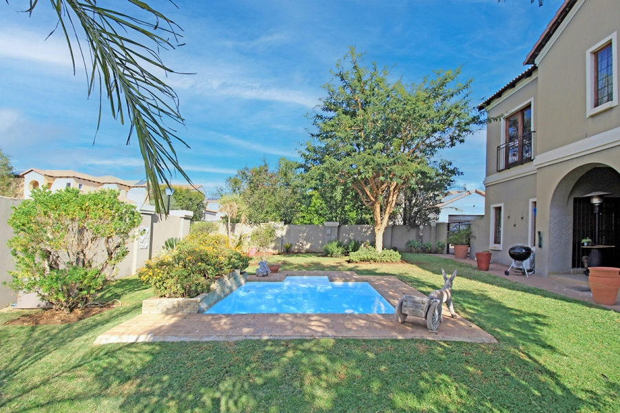 4 Bedroom Property for Sale in Broadacres Gauteng