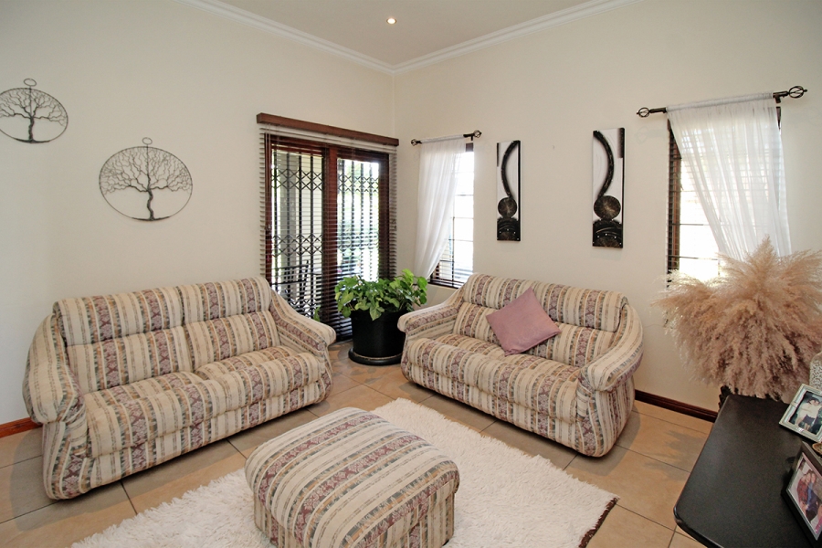 4 Bedroom Property for Sale in Broadacres Gauteng