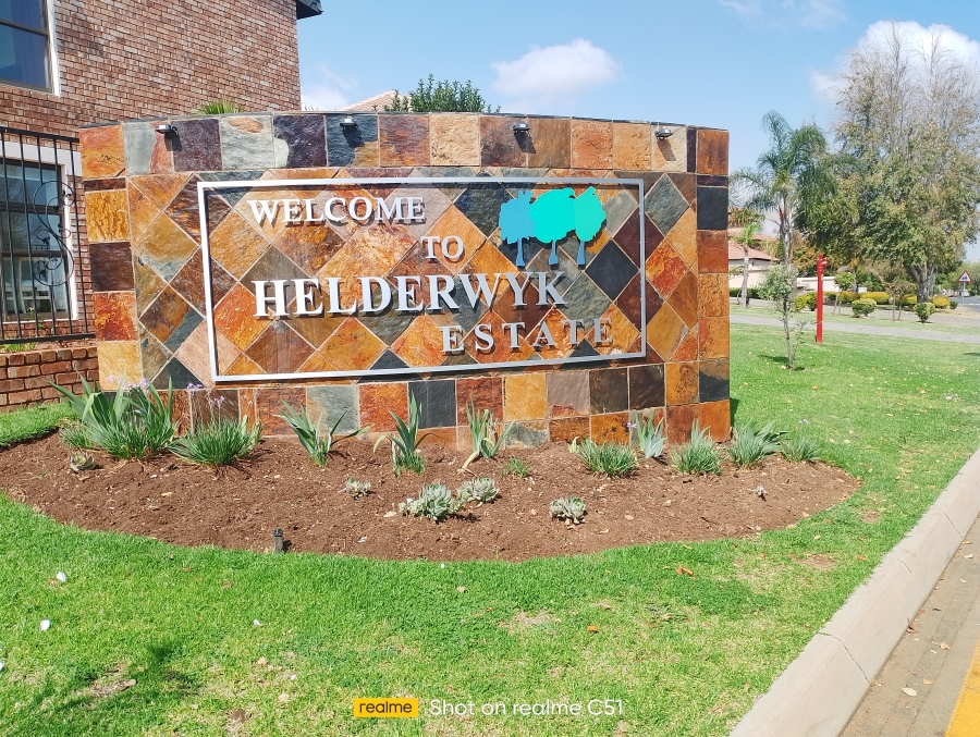 4 Bedroom Property for Sale in Helderwyk Gauteng