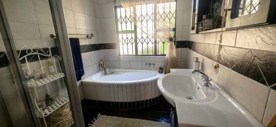 3 Bedroom Property for Sale in Vanderbijlpark SE 2 Gauteng