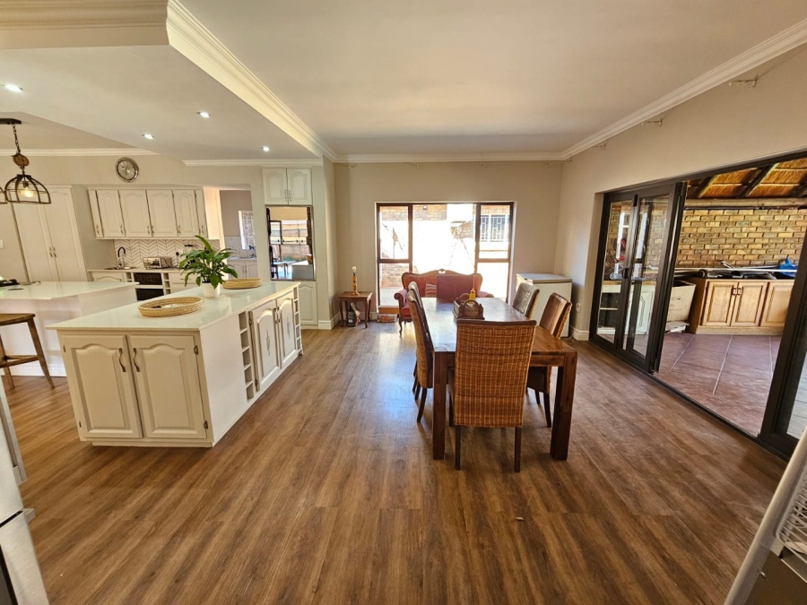 6 Bedroom Property for Sale in Doornpoort Gauteng