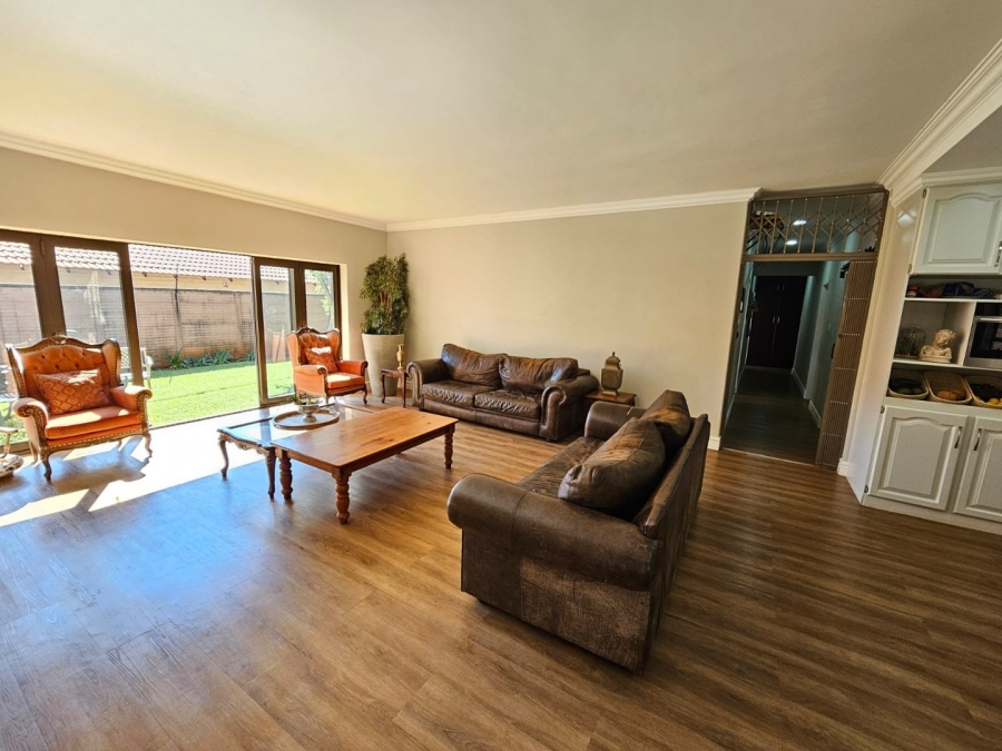 6 Bedroom Property for Sale in Doornpoort Gauteng