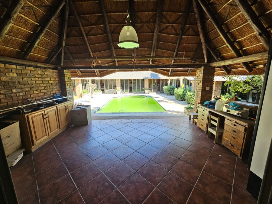 6 Bedroom Property for Sale in Doornpoort Gauteng