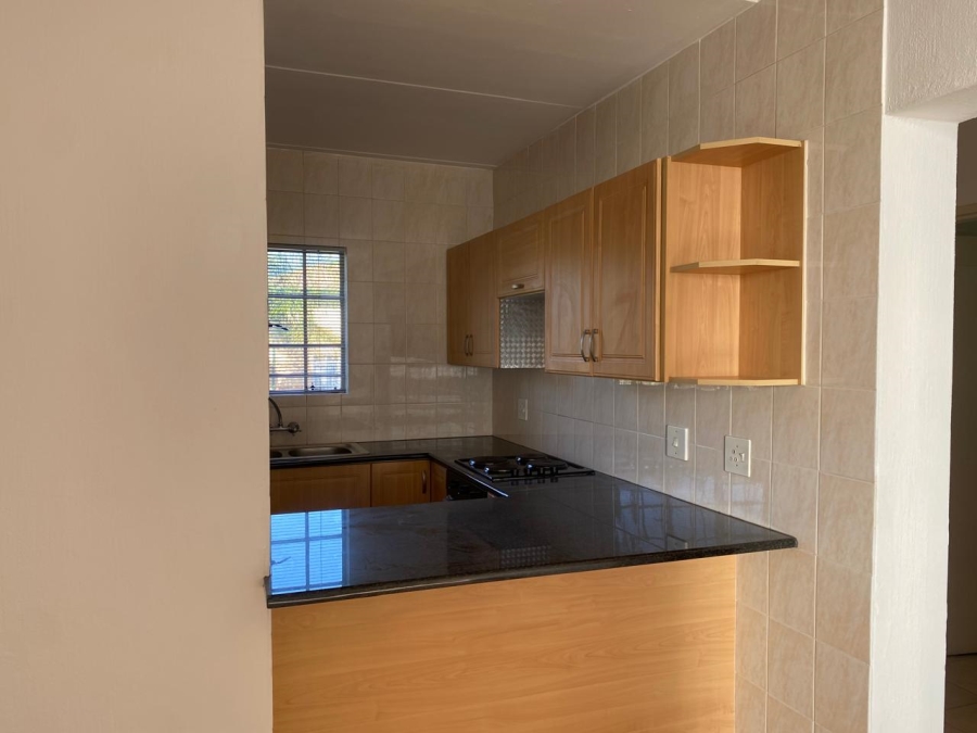 To Let 2 Bedroom Property for Rent in Elardus Park Gauteng