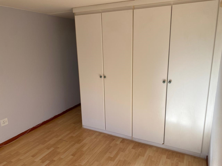 To Let 2 Bedroom Property for Rent in Elarduspark Gauteng