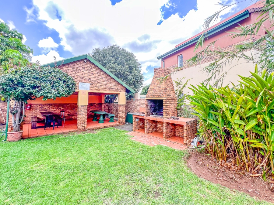 To Let 2 Bedroom Property for Rent in Elarduspark Gauteng