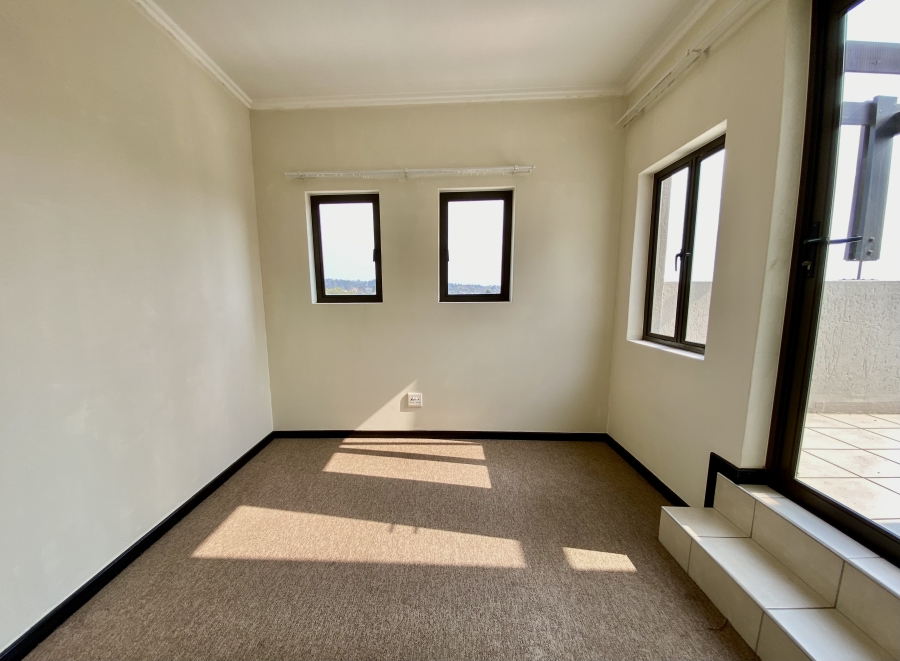 1 Bedroom Property for Sale in Lonehill Gauteng