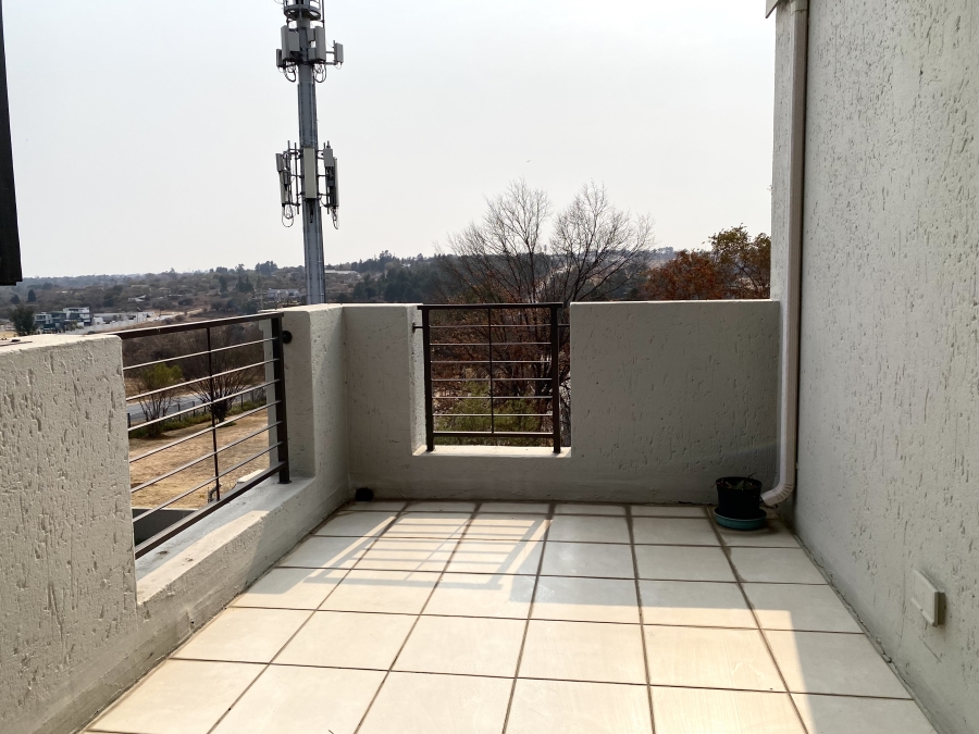 1 Bedroom Property for Sale in Lonehill Gauteng