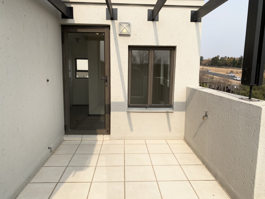 1 Bedroom Property for Sale in Lonehill Gauteng