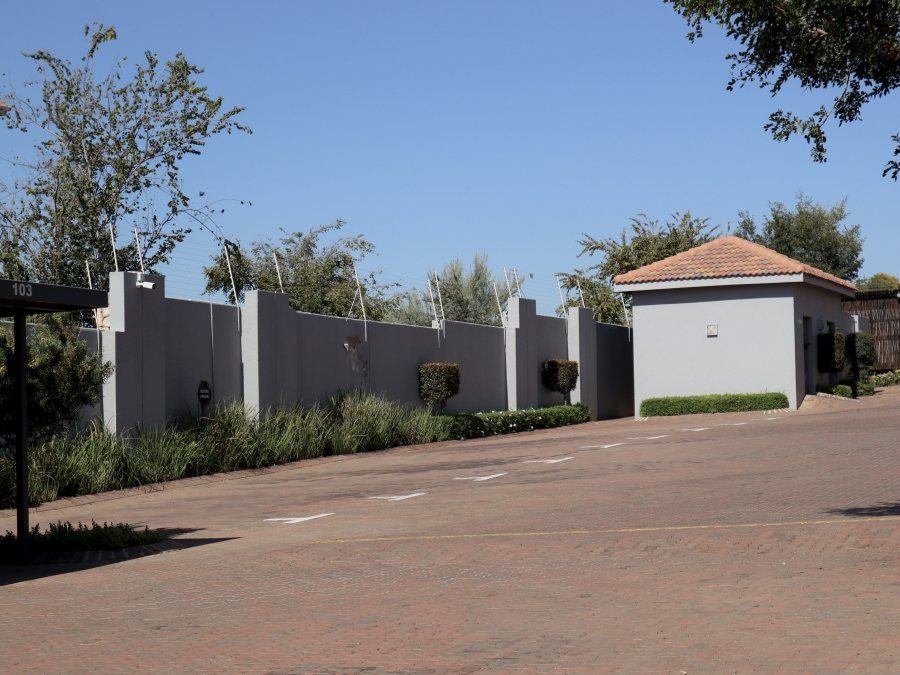 1 Bedroom Property for Sale in Lonehill Gauteng