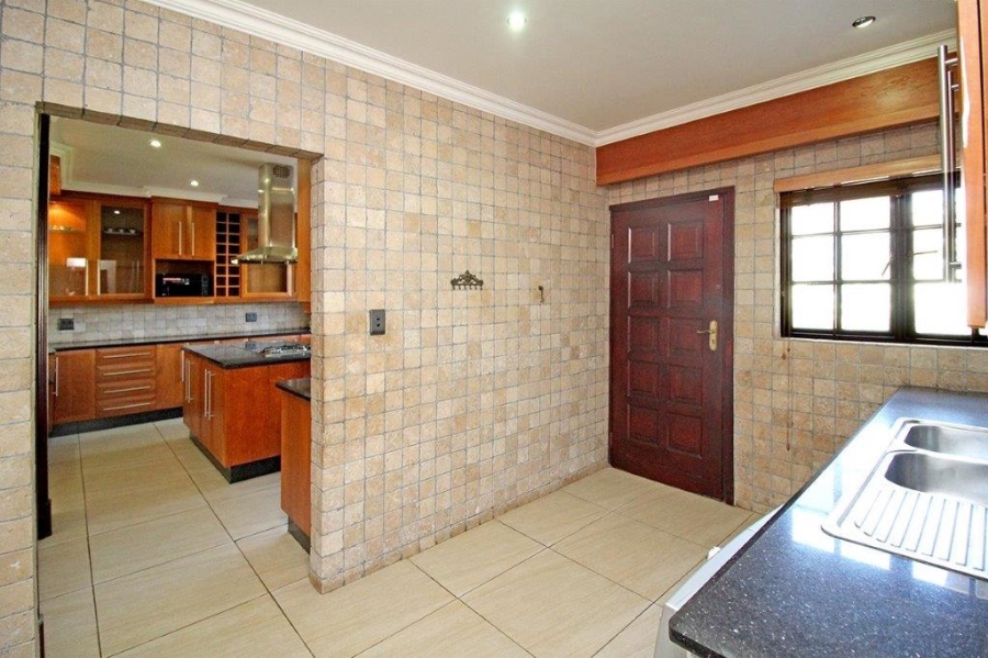 5 Bedroom Property for Sale in Dowerglen Ext 3 Gauteng