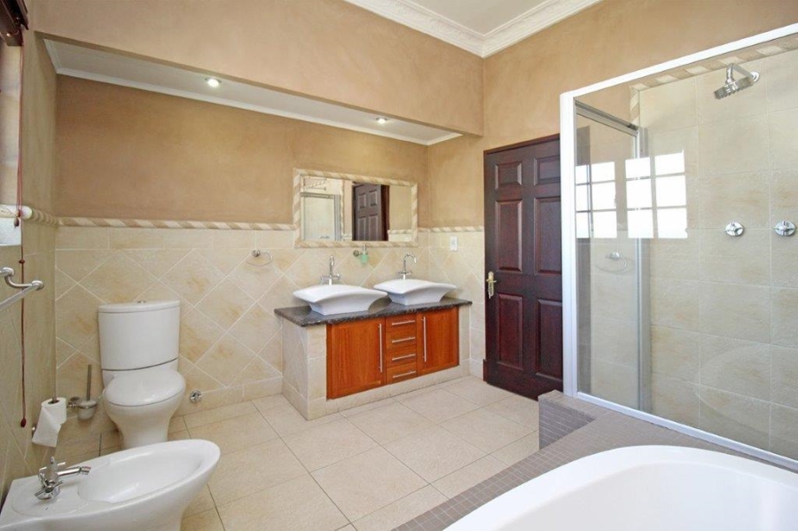 5 Bedroom Property for Sale in Dowerglen Ext 3 Gauteng