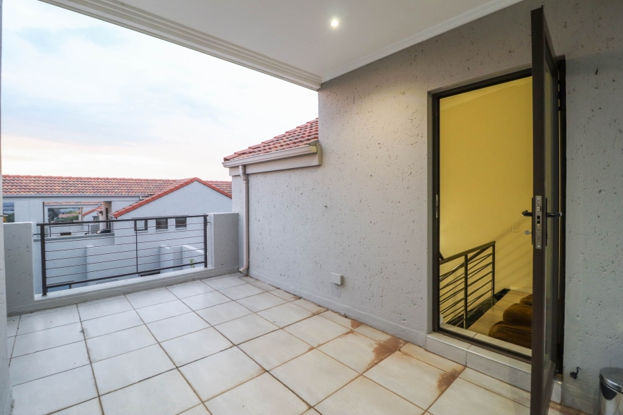 1 Bedroom Property for Sale in Fourways Gauteng