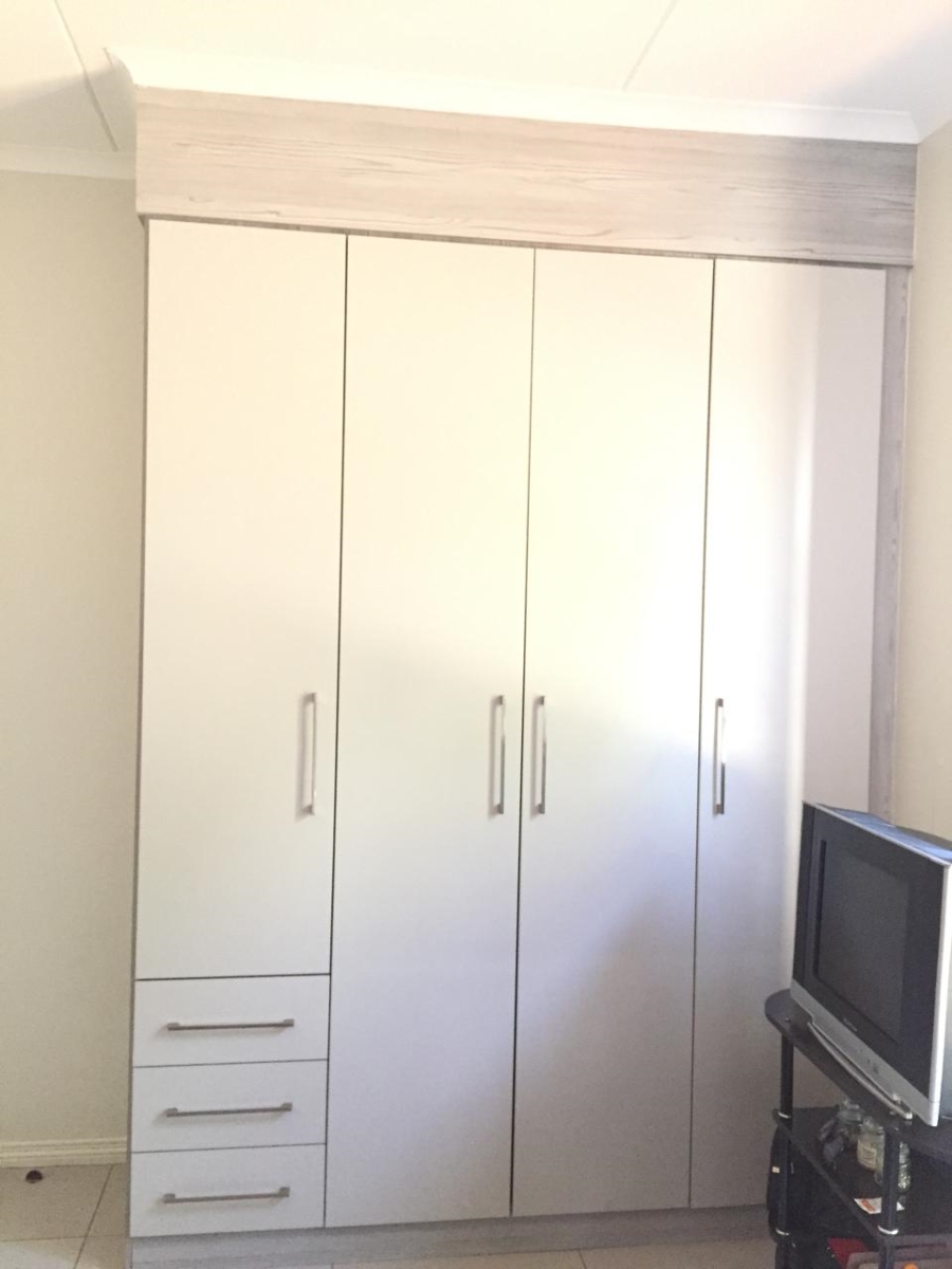 1 Bedroom Property for Sale in Carlswald Gauteng