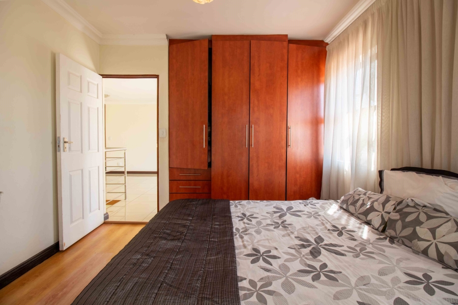 4 Bedroom Property for Sale in Heuwelsig Estate Gauteng