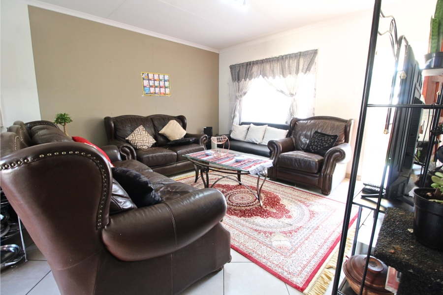 2 Bedroom Property for Sale in The Reeds Gauteng