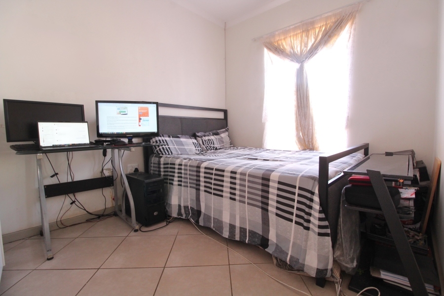 2 Bedroom Property for Sale in The Reeds Gauteng