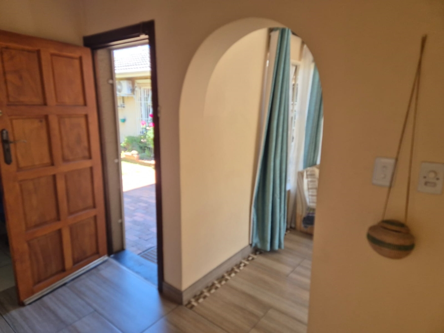 4 Bedroom Property for Sale in Buurendal Gauteng