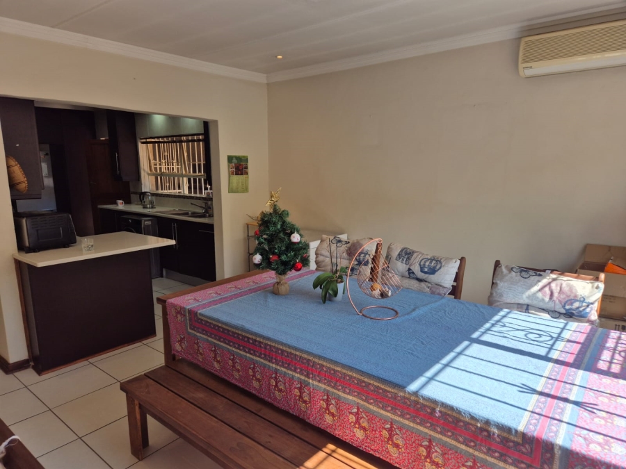 4 Bedroom Property for Sale in Buurendal Gauteng