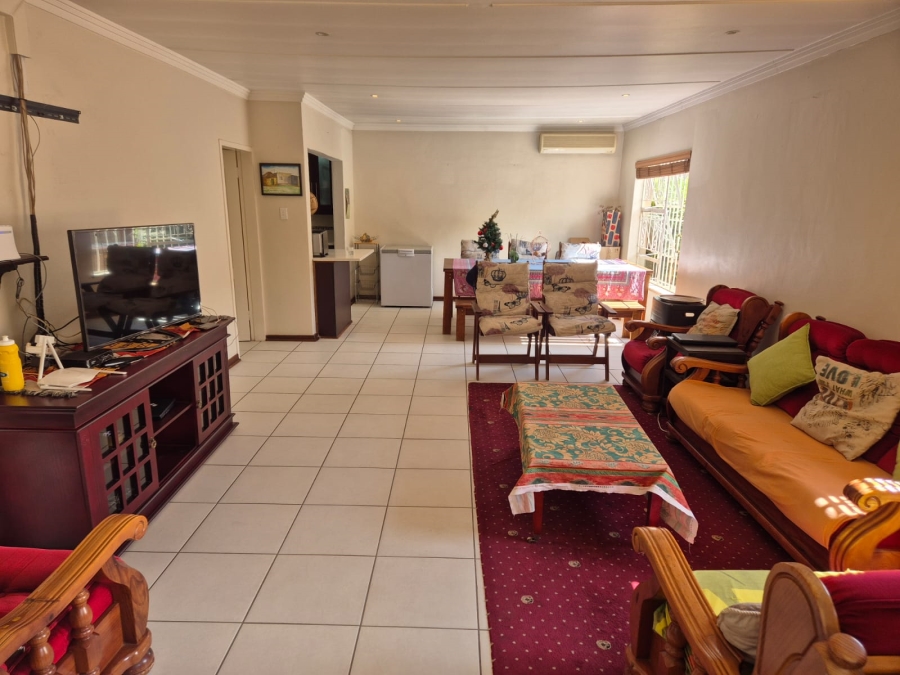 4 Bedroom Property for Sale in Buurendal Gauteng