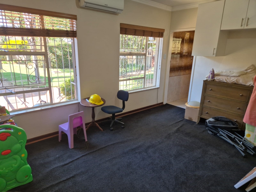 4 Bedroom Property for Sale in Buurendal Gauteng