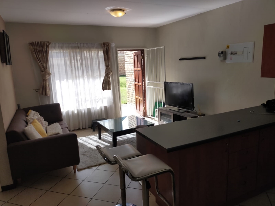 To Let 2 Bedroom Property for Rent in Honeypark Gauteng