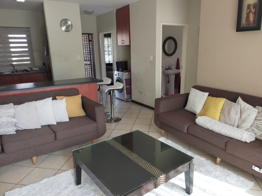 To Let 2 Bedroom Property for Rent in Honeypark Gauteng