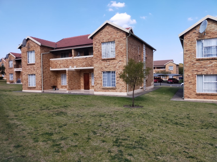 To Let 2 Bedroom Property for Rent in Honeypark Gauteng