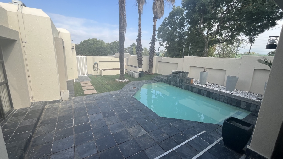 3 Bedroom Property for Sale in Sunninghill Gauteng