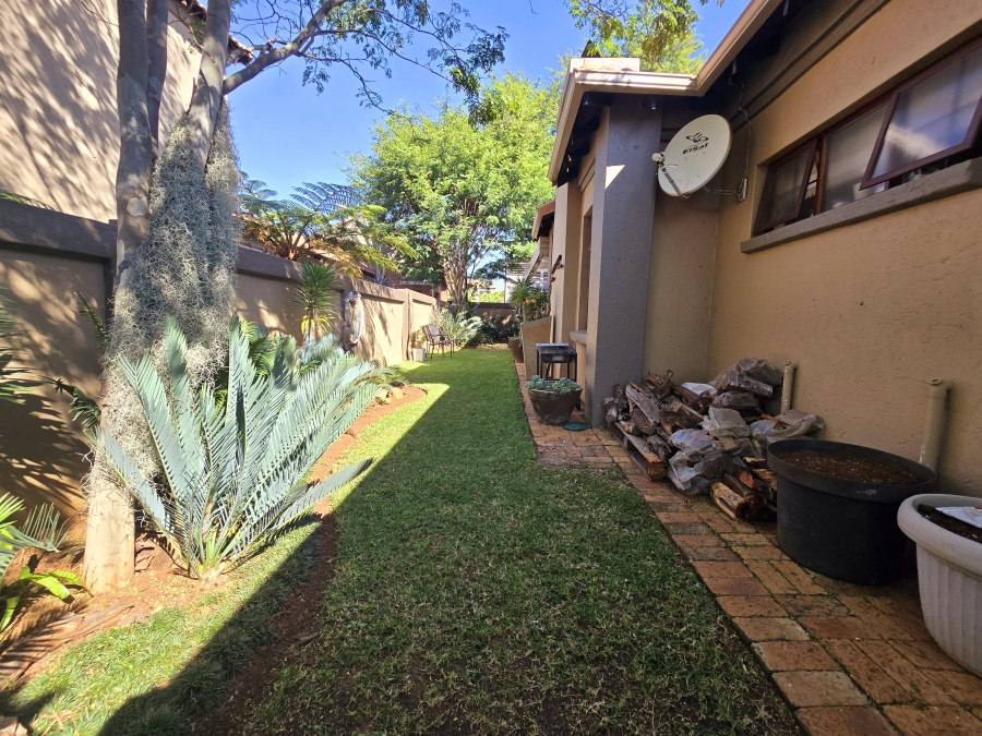 4 Bedroom Property for Sale in Rose Acres Estate Gauteng